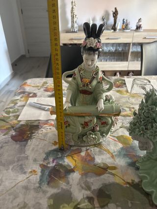 3  Figuras porcelana chinas negociable