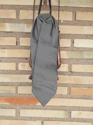 Corbata gris - Nueva