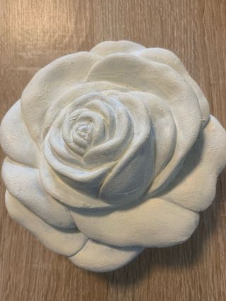 Rosa in cemento Bianca