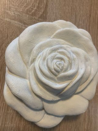 Rosa in cemento Bianca