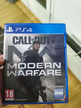 PS4 (PlayStation 4) negra