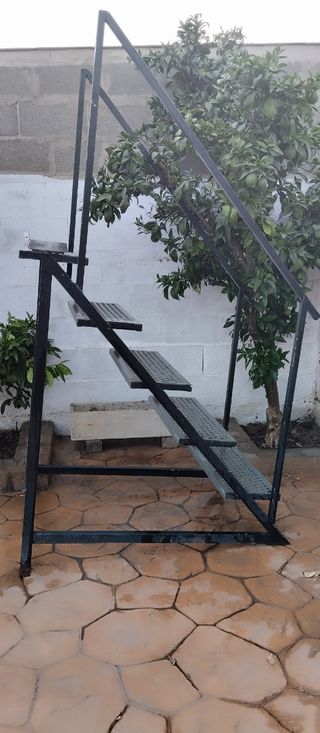 Escalera metalica piscina - gris