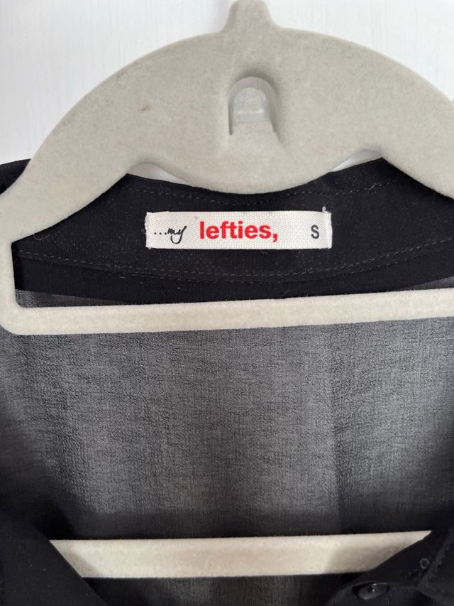 Blusa negra transparente