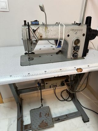 Máquina coser Dürkopp Adler,