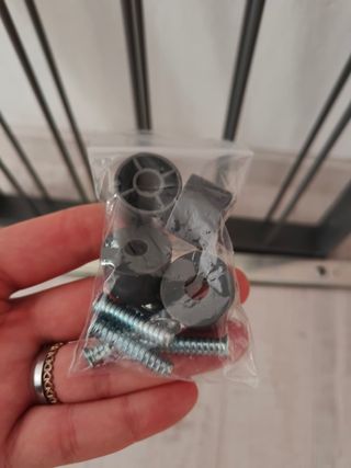 Portapantaloni Ikea grigio