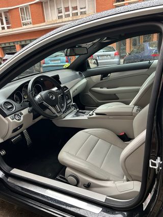 Mercedes-Benz Clase C 220d Pack AMG