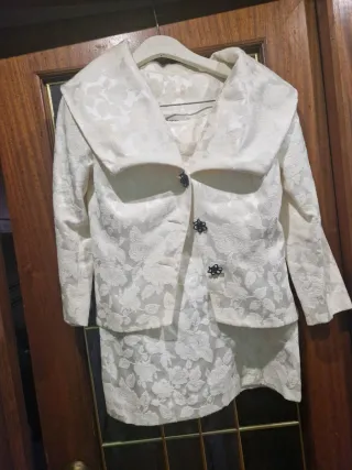 Trajes para mujer L/40 por 5 euros