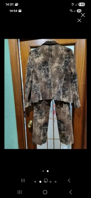 Trajes para mujer L/40 por 5 euros