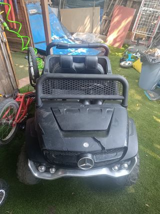 Coche eléctrico Mercedes 4x4