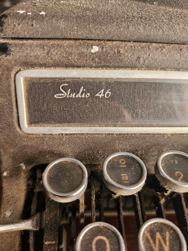 Máquina escribir Olivetti Studio 46