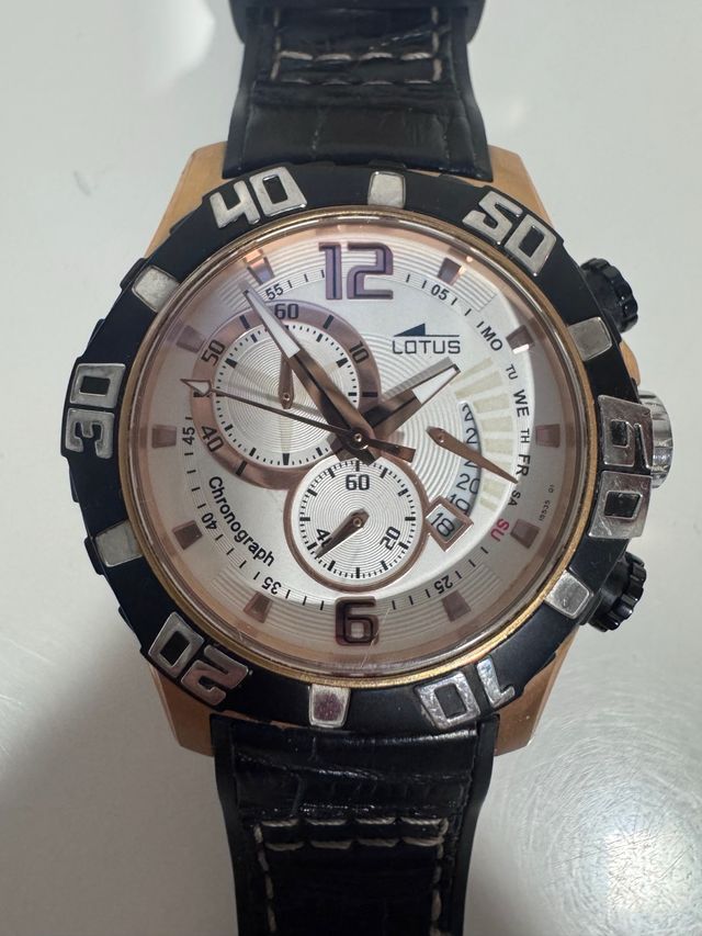 Reloj Lotus cronógrafo dorado