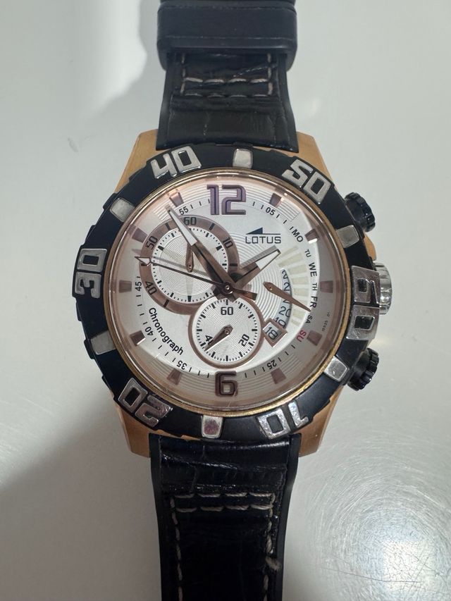 Reloj Lotus cronógrafo dorado