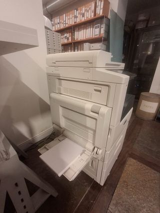 Xerox VersaLink C7025: Impresora multifunción