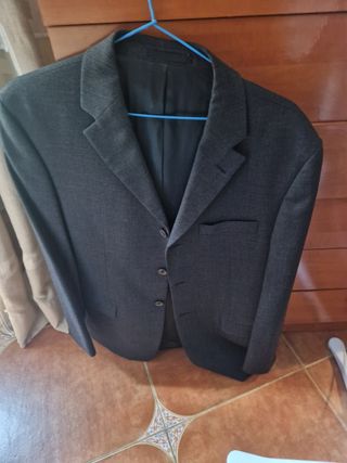 Chaqueta gris hombre