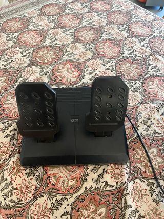 2 Volantes + 2 Pedales PlayStation