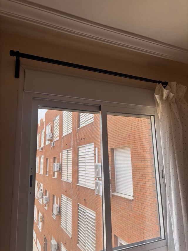 Cortinas beige con lunares