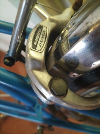 Bicicleta clásica azul