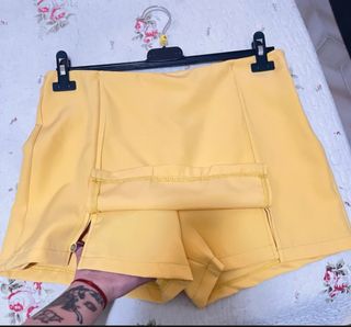 Shorts pantagonna gialli estivi vendi x errata tg