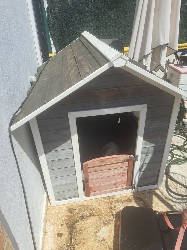 Caseta madera gris-negro 
118x134x132