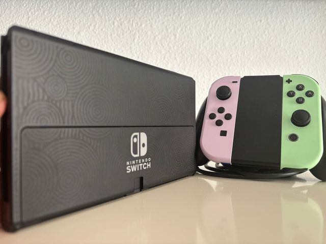 Nintendo Switch OLED ( Ed limitada ZELDA) 6 juegos