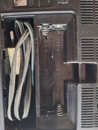 Radio Sony AM/FM Vintage en funcionamiento