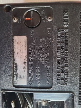 Radio Sony AM/FM Vintage en funcionamiento