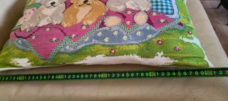 Almofada Bordada Cães - Decoração