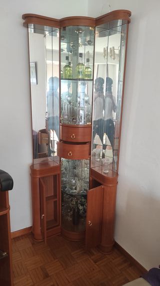 Mueble bar esquinero marrón