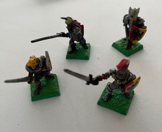 4 paladines de bretonia warhammer