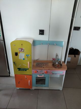Cocinita de juguete infantil
