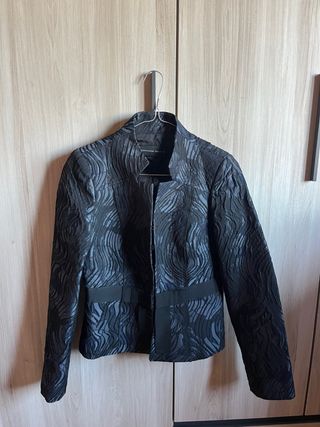 Chaqueta negra Purificación García