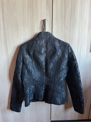 Chaqueta negra Purificación García