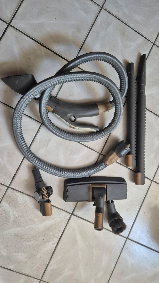 Aspirapolvere a vapore