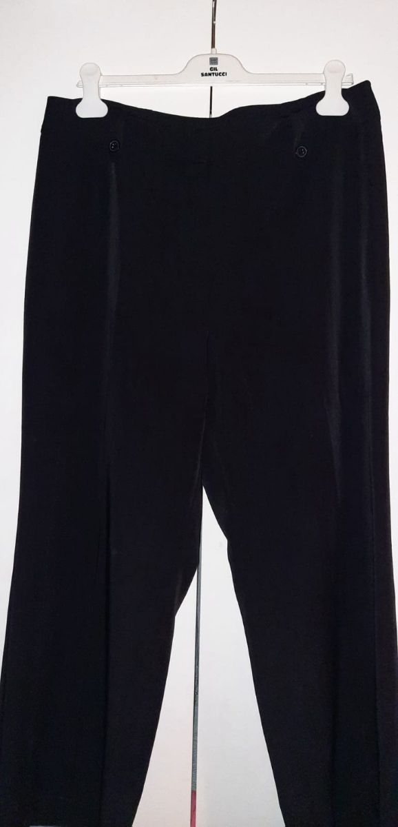 Calças pretas tamanho grande