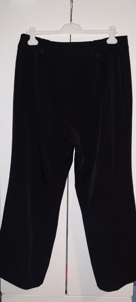 Calças pretas tamanho grande