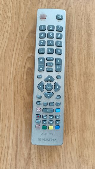 Televisión 40" Sharp Full HD