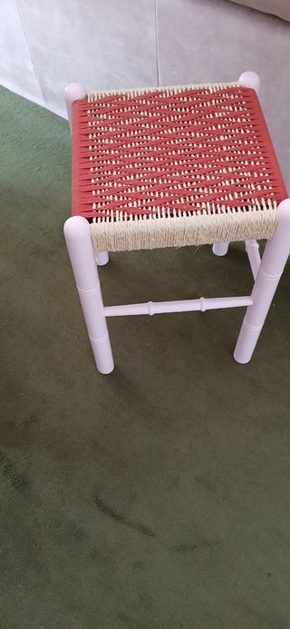 Banqueta artesanal de ratán y madera OFERTA