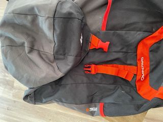 Mochila Quechua 40L - Negra/Naranja