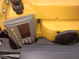 Estación topográfica TOPCON GPT-3005W