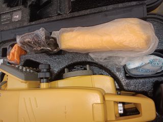 Estación topográfica TOPCON GPT-3005W