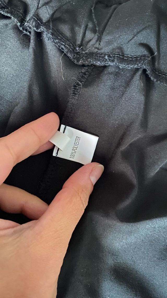 Pantaloni neri alla moda