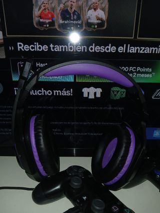 Pack PS4 Slim + TV Samsung + 2 mandos + teclado