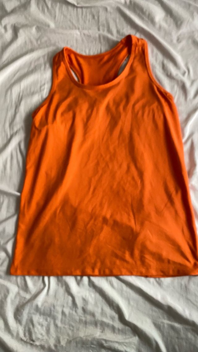 T-shirt sportiva arancione