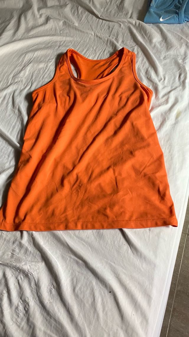 T-shirt sportiva arancione