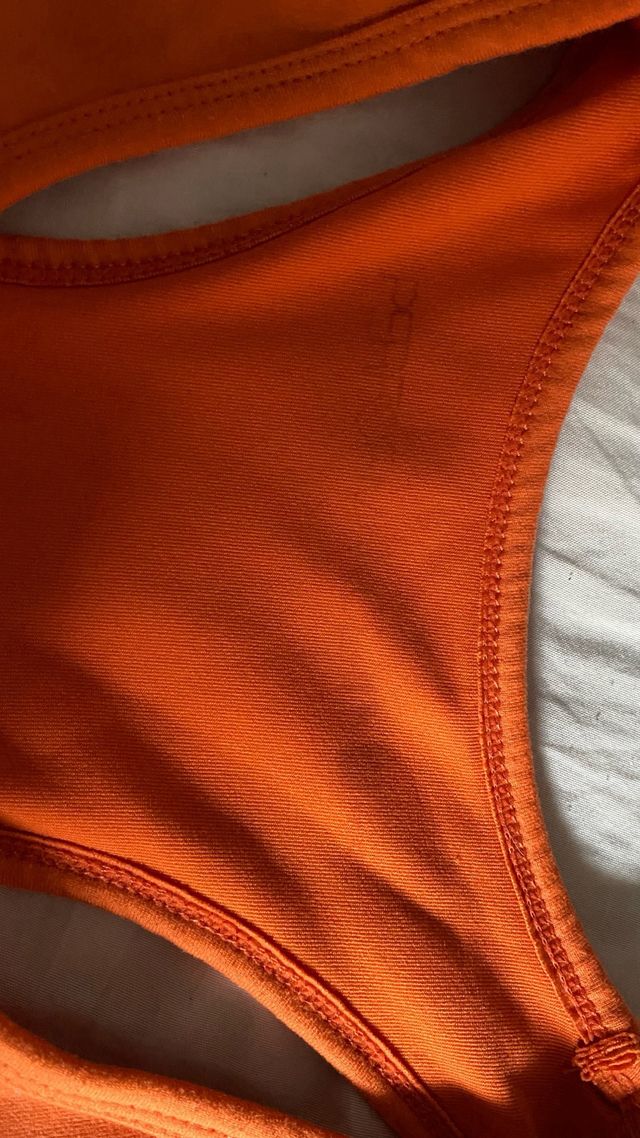 T-shirt sportiva arancione