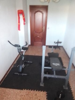 Apartamento 3 hab, 1 baño, 3 terrazas.