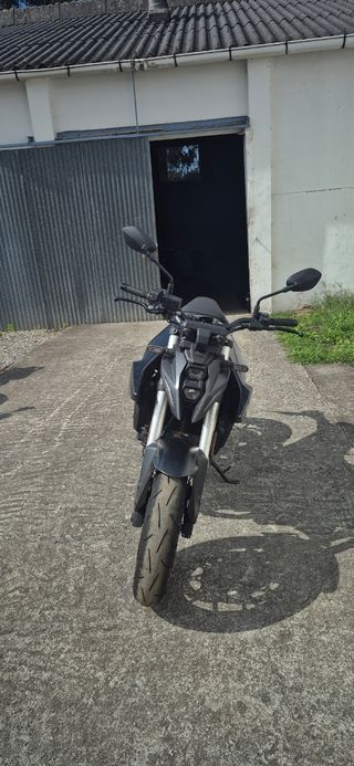Suzuki GSX-S 8S - Moto