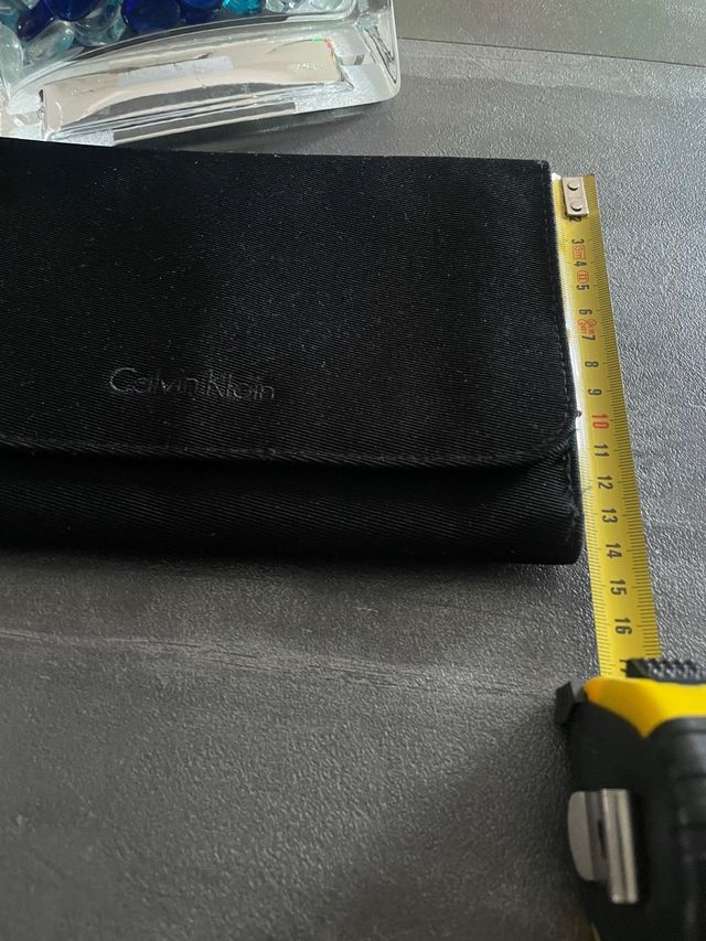 Custodia Calvin Klein nera