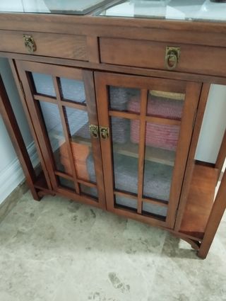 Mueble madera con espejo