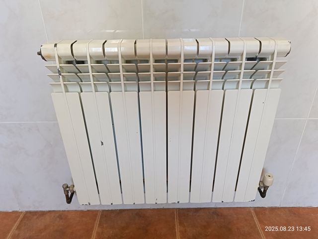 Radiadores de calefacción de color blanco